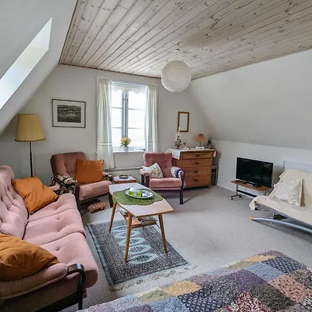 Lovely 2-story By The Sea On Bornholm 스바네케